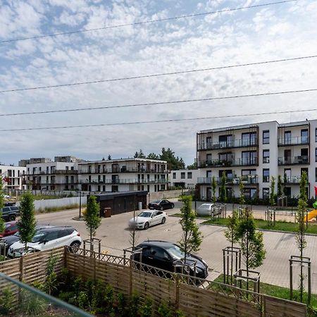Modern Apartment With Balcony & Free Garage Poznan By Noclegi Renters Exteriör bild