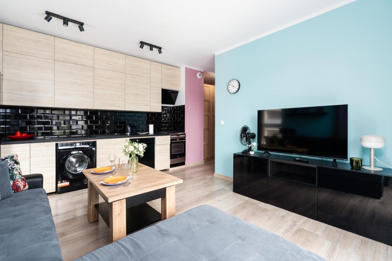 Modern Apartment With Balcony & Free Garage Poznan By Noclegi Renters Exteriör bild